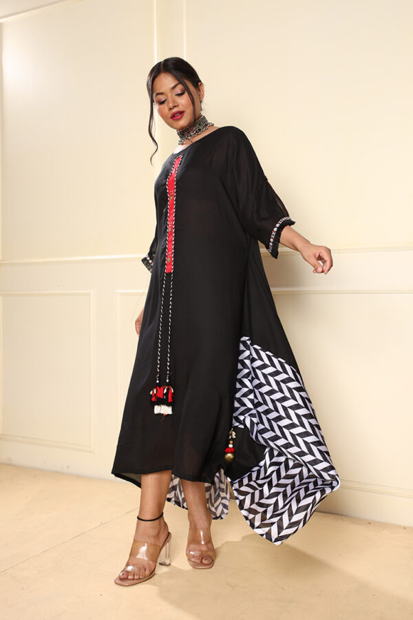 Black with centre tassel dress - Image 3