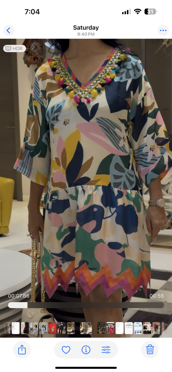 Vibrant dress - Image 2