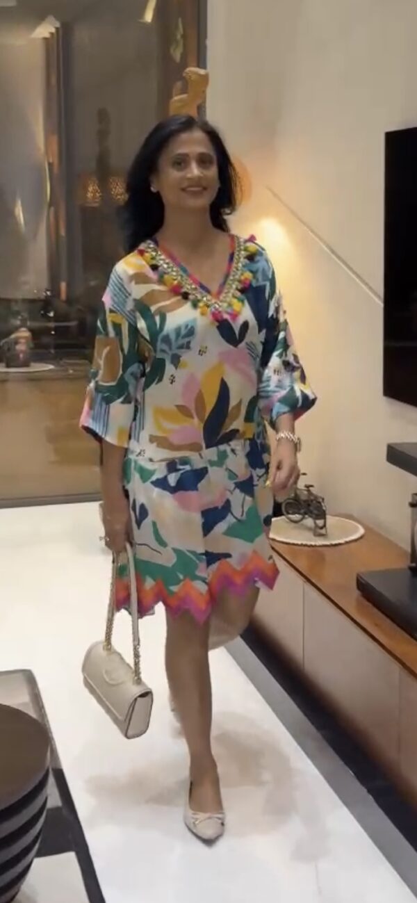 Vibrant dress - Image 5